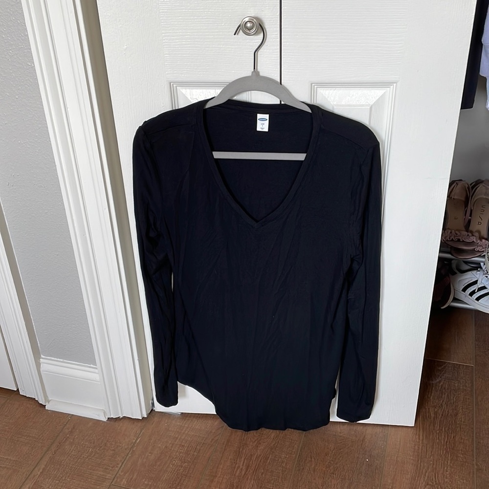 Black V-neck long sleeve top
